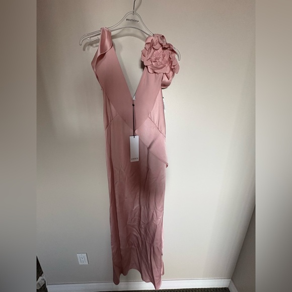 NWT-ERDEM Rose One Shoulder Dress 100 % silk value of 3700$ plus taxes - Picture 7 of 17